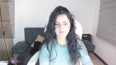 Snapshot of matilda_sweet18 chatting on 02.21.25 Lucia online show from 02.21.25