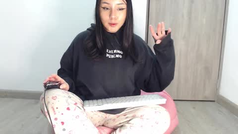 Snapshot of matildarave chatting on 02.18.26 Mathi online show from 02.18.26
