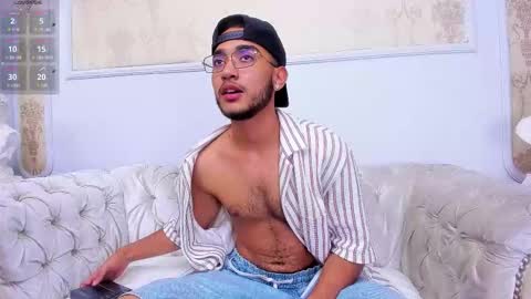 Snapshot of matteoricci_ chatting on 11.05.25 MatteoRicci online show from 11.05.25