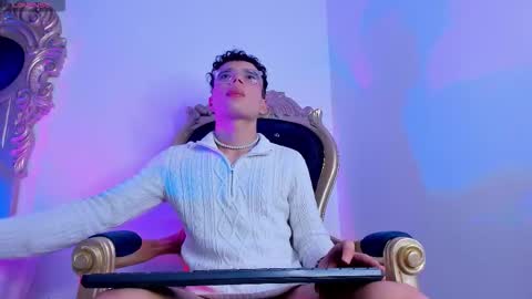 Snapshot of matthew_foxx_ chatting on 11.02.25 Matthew online show from 11.02.25