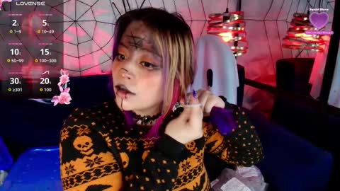 Snapshot of matti_sofia chatting on 10.11.25 TATIANA AND ROUS online show from 10.11.25