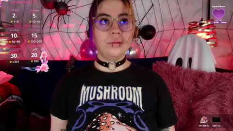 Snapshot of matti_sofia chatting on 10.17.25 TATIANA AND ROUS online show from 10.17.25