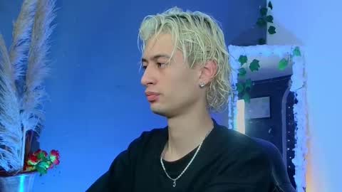 mattias     online show from 10.04.25