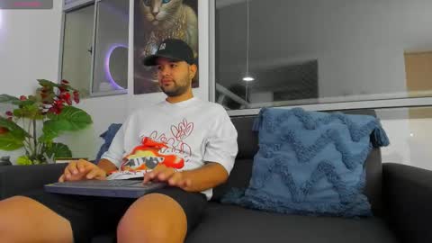 Snapshot of mattmeness chatting on 10.03.25 MattMeness online show from 10.03.25