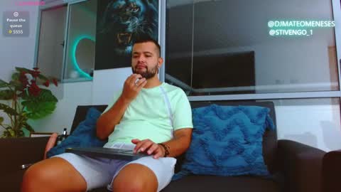 Snapshot of mattmeness chatting on 10.12.25 MattMeness online show from 10.12.25