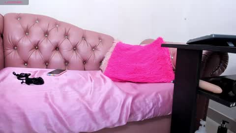 Snapshot of mature_beautiful chatting on 12.30.24 Lucy online show from 12.30.24