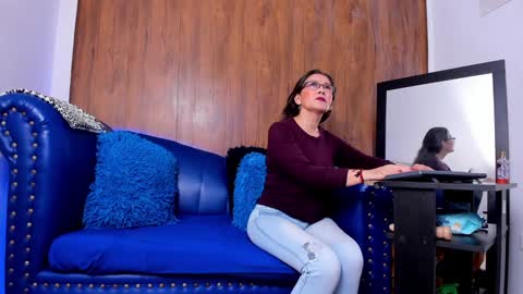 Snapshot of mature_beautiful chatting on 01.15.25 Lucy online show from 01.15.25