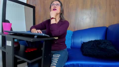 Snapshot of mature_beautiful chatting on 02.18.25 Lucy online show from 02.18.25