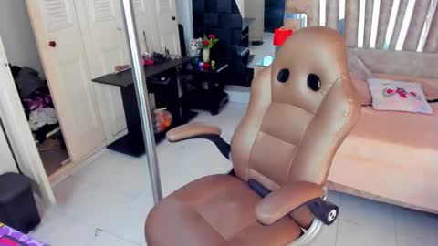 Snapshot of mature_tenderxx chatting on 05.19.26 Sexy Hot Mature Sophy online show from 05.19.26