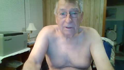 Snapshot of maturecouple1954 chatting on 01.05.25 SXECPL55 at G mail Dot Com online show from 01.05.25