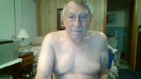 Snapshot of maturecouple1954 chatting on 01.13.25 SXECPL55 at G mail Dot Com online show from 01.13.25