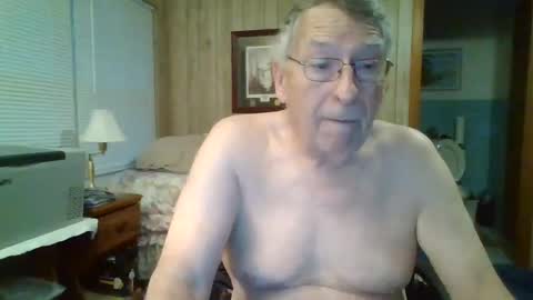 Snapshot of maturecouple1954 chatting on 01.18.25 SXECPL55 at G mail Dot Com online show from 01.18.25