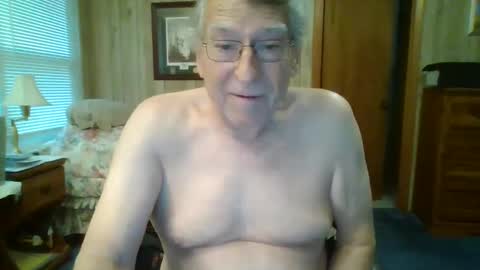 Snapshot of maturecouple1954 chatting on 02.22.25 SXECPL55 at G mail Dot Com online show from 02.22.25