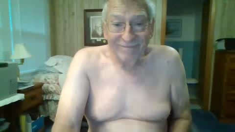 Snapshot of maturecouple1954 chatting on 09.29.25 SXECPL55 at G mail Dot Com online show from 09.29.25