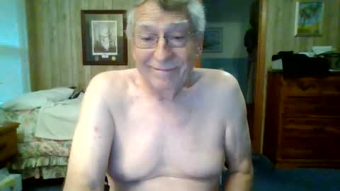 Snapshot of maturecouple1954 chatting on 05.01.26 SXECPL55 at G mail Dot Com online show from 05.01.26