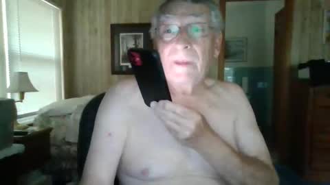 Snapshot of maturecouple1954 chatting on 05.02.26 SXECPL55 at G mail Dot Com online show from 05.02.26
