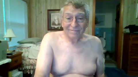 Snapshot of maturecouple1954 chatting on 05.09.26 SXECPL55 at G mail Dot Com online show from 05.09.26