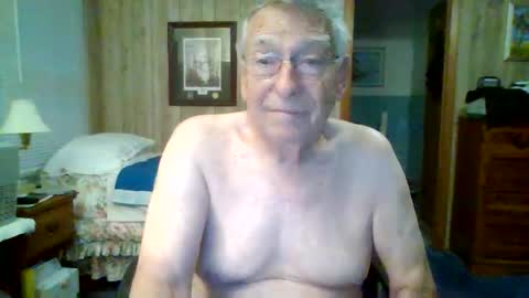 Snapshot of maturecouple1954 chatting on 05.25.26 SXECPL55 at G mail Dot Com online show from 05.25.26