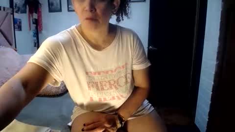 Snapshot of maturehornyxxxx chatting on 11.02.25 cata online show from 11.02.25