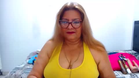 maturehot649 online show from 10.19.25