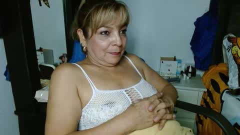 Snapshot of maturetigress4c chatting on 10.10.25 Cecilia online show from 10.10.25