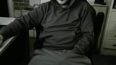 Snapshot of maty_212121 chatting on 12.11.24 Mattias online show from 12.11.24