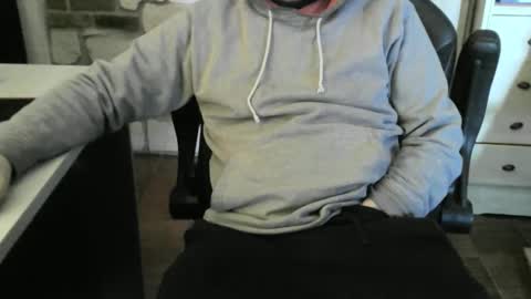 Snapshot of maty_212121 chatting on 12.12.24 Mattias online show from 12.12.24