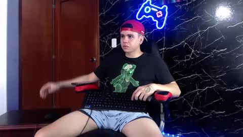 Snapshot of maty_hard chatting on 12.07.24 Matias online show from 12.07.24