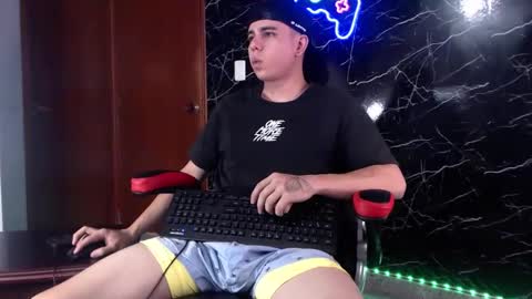 Snapshot of maty_hard chatting on 01.04.25 Matias online show from 01.04.25