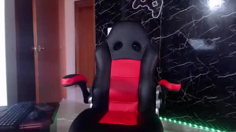 Snapshot of maty_hard chatting on 01.17.25 Matias online show from 01.17.25