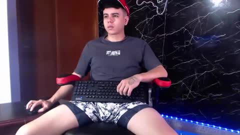 Snapshot of maty_hard chatting on 01.27.25 Matias online show from 01.27.25