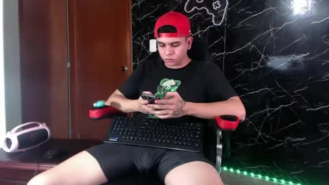 Snapshot of maty_hard chatting on 02.07.25 Matias online show from 02.07.25