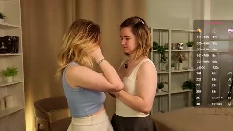 Snapshot of mauddenmon chatting on 11.06.25 Lucy online show from 11.06.25