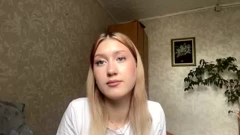 Mia online show from 07.14.26