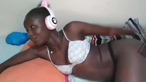 Snapshot of maui_001 chatting on 02.02.26 moh online show from 02.02.26