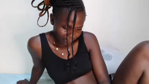 Snapshot of maui_001 chatting on 02.27.26 moh online show from 02.27.26