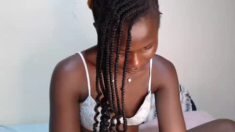 Snapshot of maui_001 chatting on 02.28.26 moh online show from 02.28.26