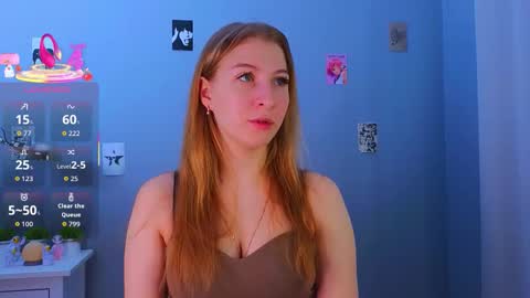 Snapshot of maureencoombs chatting on 10.26.25 maureencoombs online show from 10.26.25