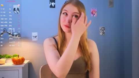 Snapshot of maureencoombs chatting on 10.31.25 maureencoombs online show from 10.31.25