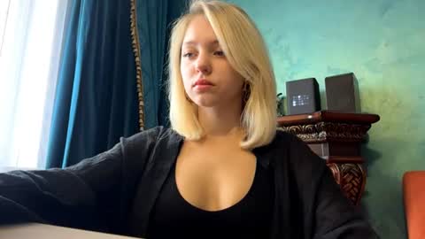 Snapshot of mauriceproenza chatting on 06.19.26 Eva 1st day online show from 06.19.26