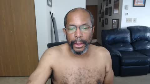 Snapshot of mauricewilson86 chatting on 10.22.25 mauricewilson86 online show from 10.22.25