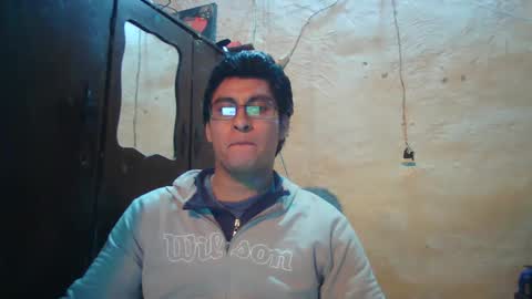 Snapshot of maurodirty chatting on 01.12.25 Mauro online show from 01.12.25