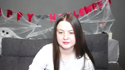 Snapshot of mavkacute chatting on 10.16.25 MavkaCute online show from 10.16.25