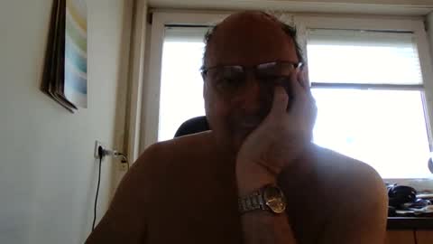 Snapshot of maw2001 chatting on 11.03.25 maw2001 online show from 11.03.25