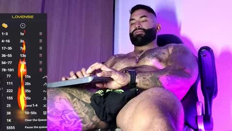 max__prada online show from 11.12.25