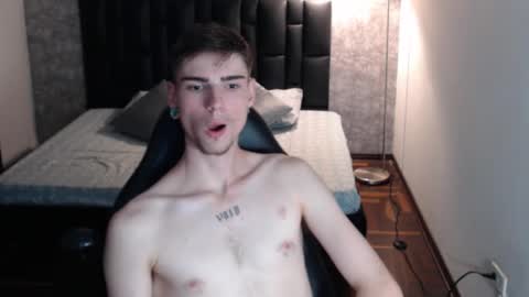 Snapshot of max_denver05 chatting on 09.15.25 max_denver05 online show from 09.15.25