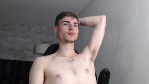 Snapshot of max_denver05 chatting on 09.16.25 max_denver05 online show from 09.16.25