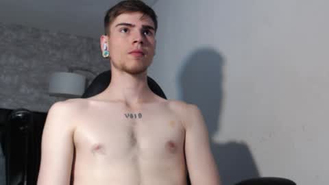 Snapshot of max_denver05 chatting on 09.17.25 max_denver05 online show from 09.17.25