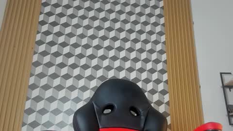 Snapshot of max_jowel chatting on 11.17.25 max_jowel online show from 11.17.25