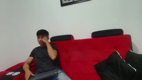 max_latin_ online show from 01.10.25